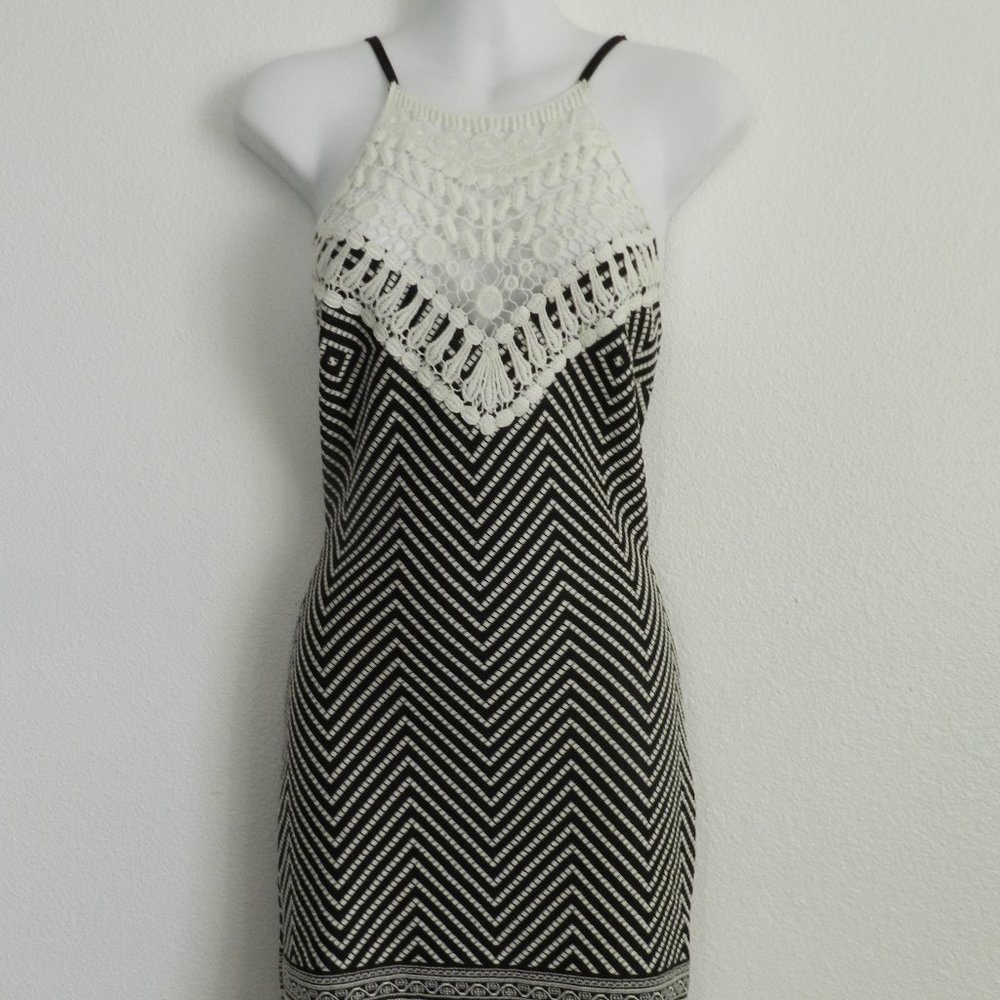 NWT Olive Tree crochet bodice geometric print strappy sleeveless dress